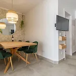 Stunning Modern Apartment In Oura